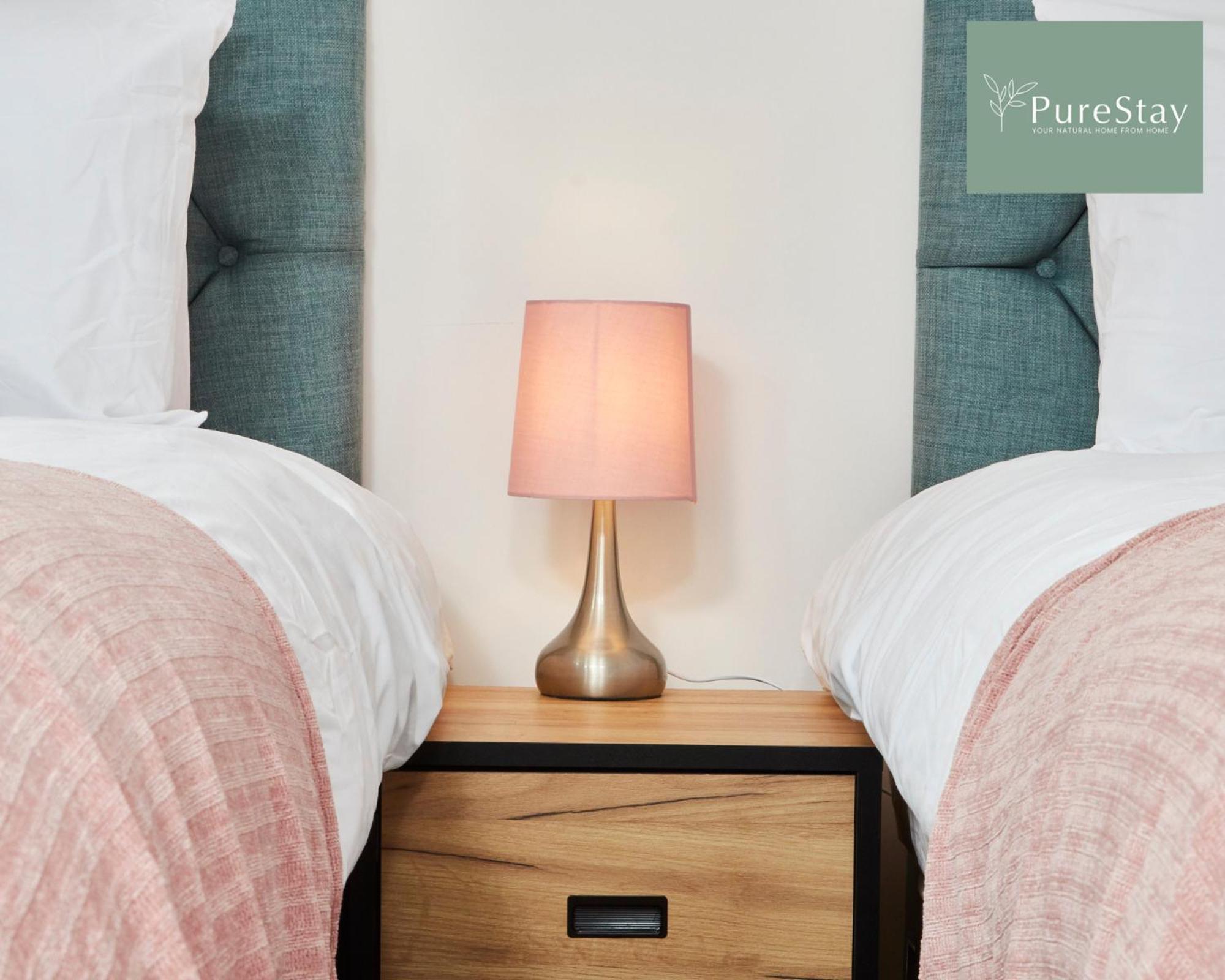 Stunning 5 Bed Manchester House With Parking By Purestay Short Lets & Serviced Accommodation Bagian luar foto