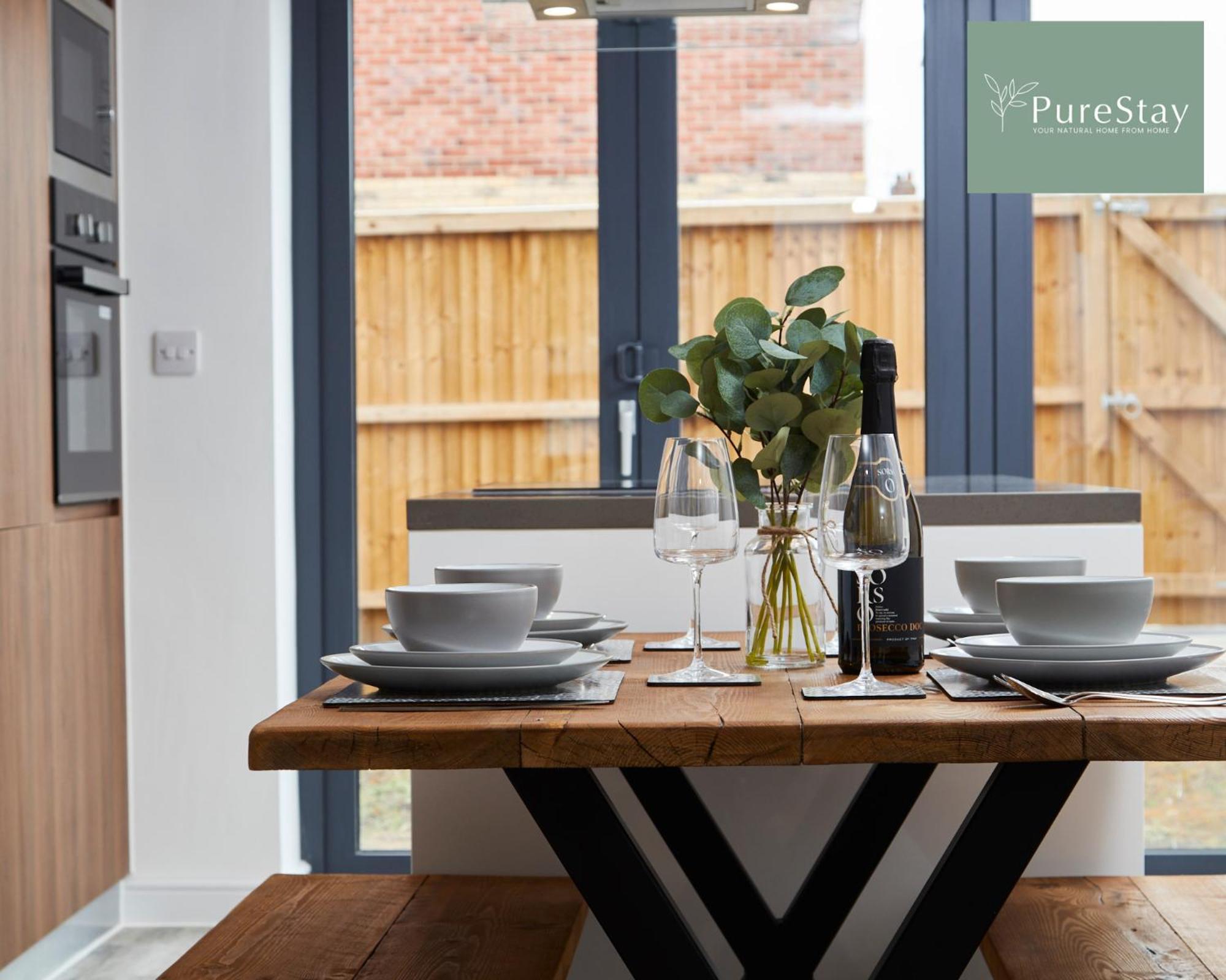 Stunning 5 Bed Manchester House With Parking By Purestay Short Lets & Serviced Accommodation Bagian luar foto
