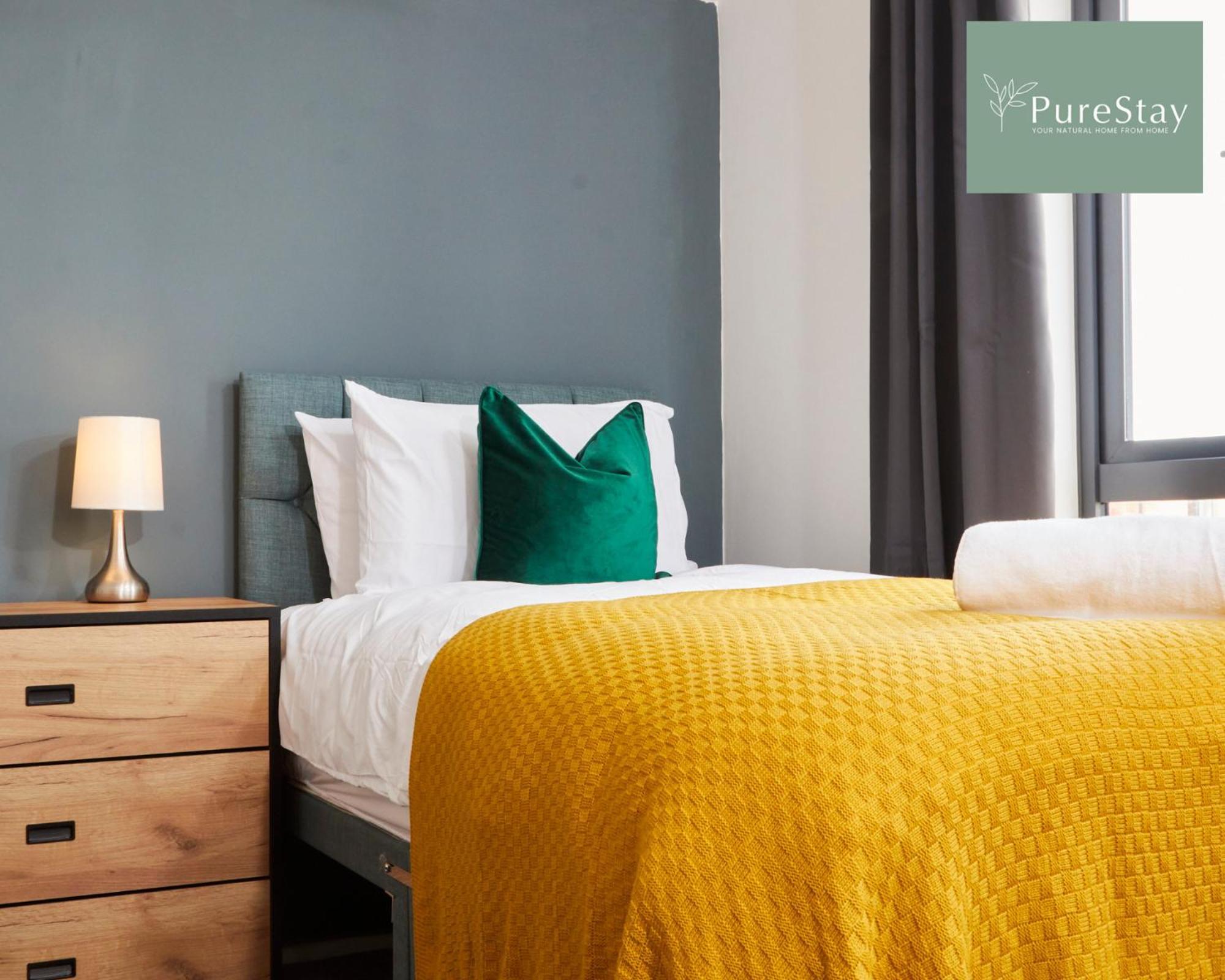 Stunning 5 Bed Manchester House With Parking By Purestay Short Lets & Serviced Accommodation Bagian luar foto
