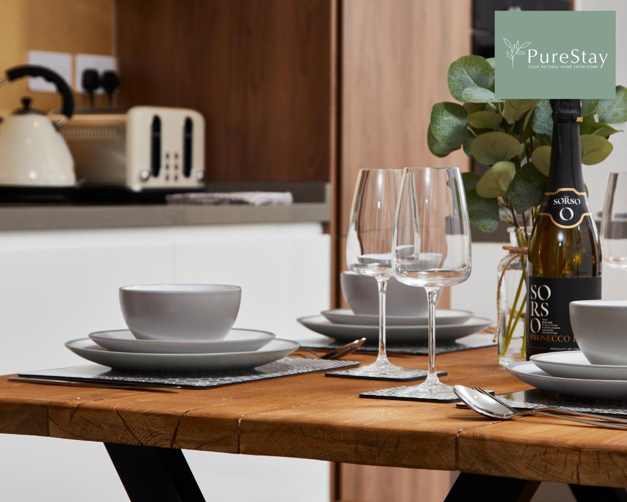 Stunning 5 Bed Manchester House With Parking By Purestay Short Lets & Serviced Accommodation Bagian luar foto