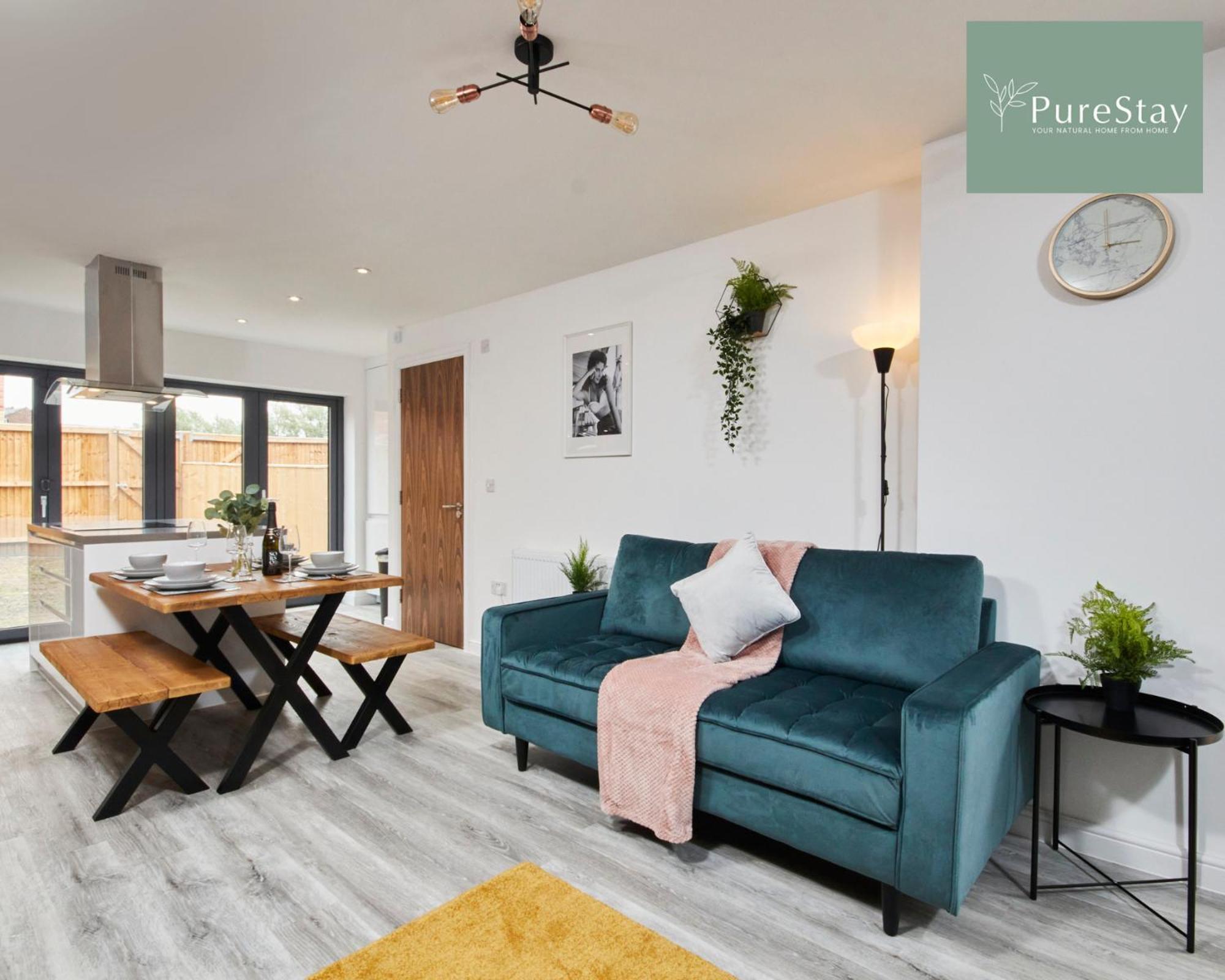 Stunning 5 Bed Manchester House With Parking By Purestay Short Lets & Serviced Accommodation Bagian luar foto