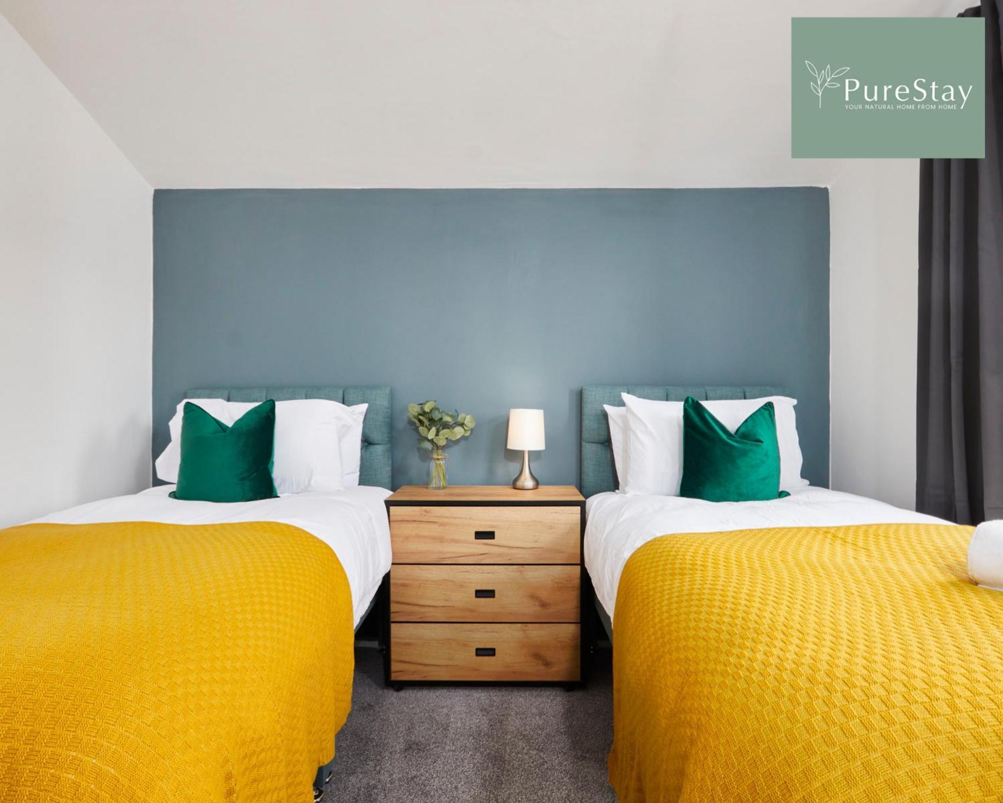 Stunning 5 Bed Manchester House With Parking By Purestay Short Lets & Serviced Accommodation Bagian luar foto