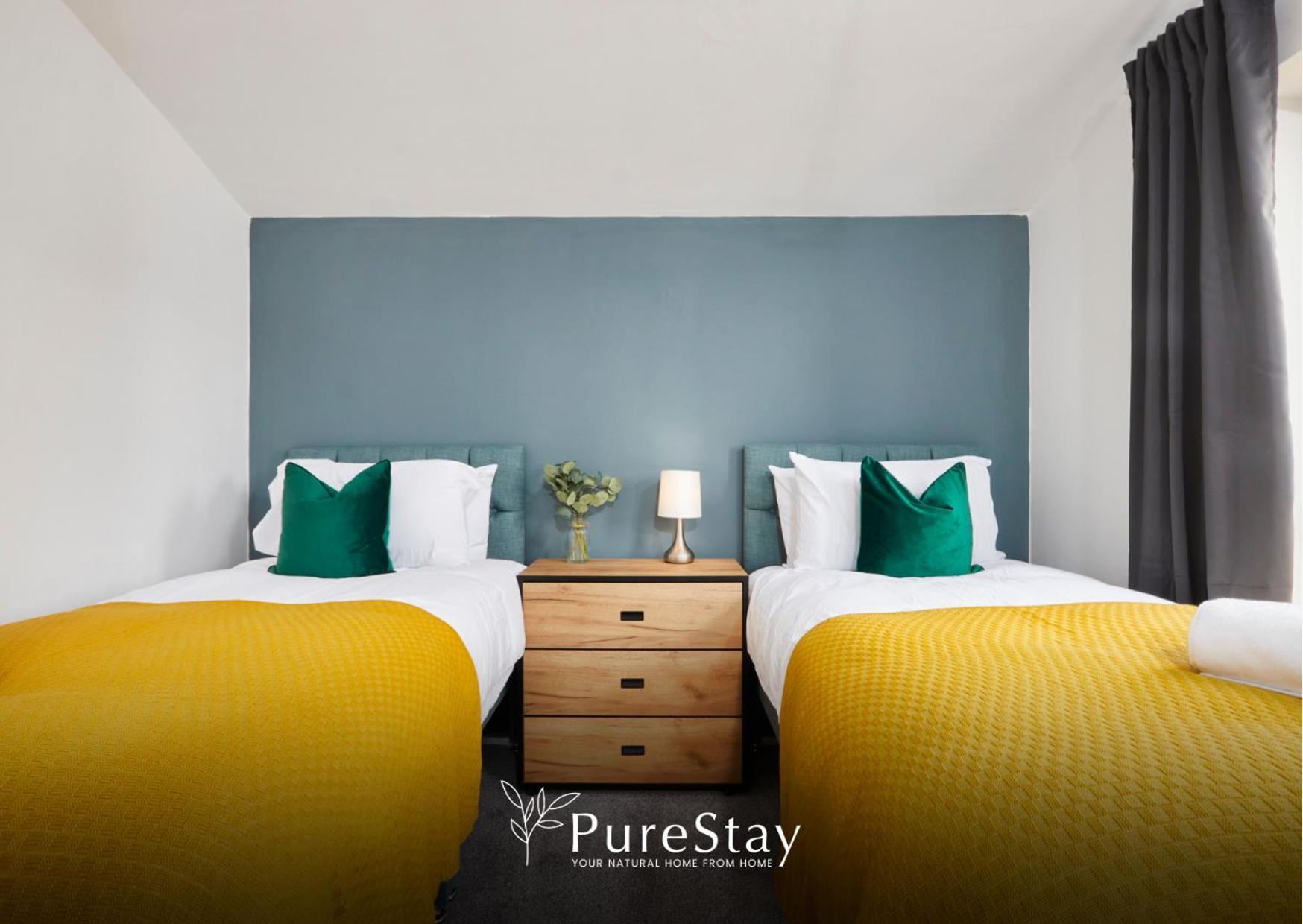 Stunning 5 Bed Manchester House With Parking By Purestay Short Lets & Serviced Accommodation Bagian luar foto