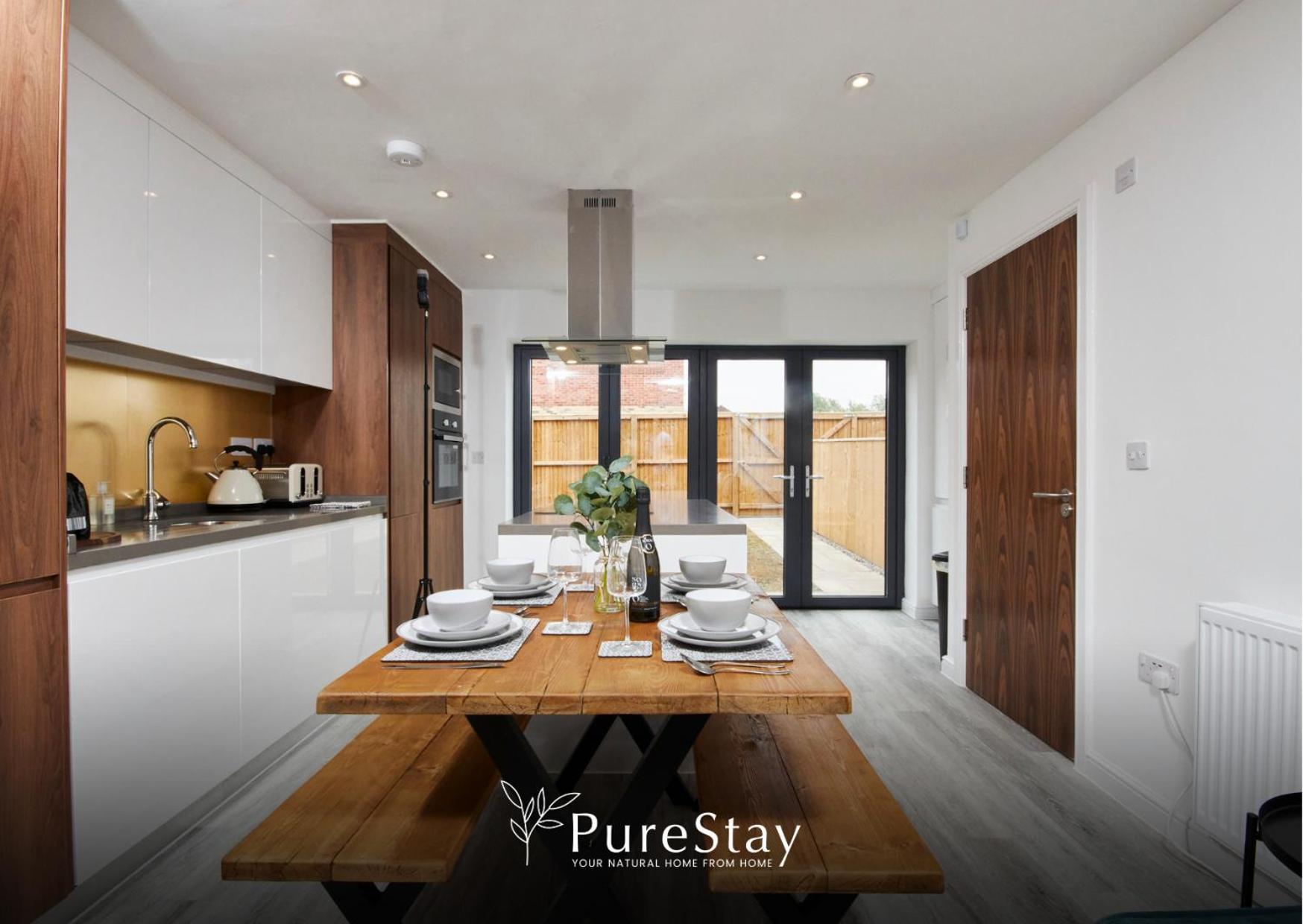 Stunning 5 Bed Manchester House With Parking By Purestay Short Lets & Serviced Accommodation Bagian luar foto